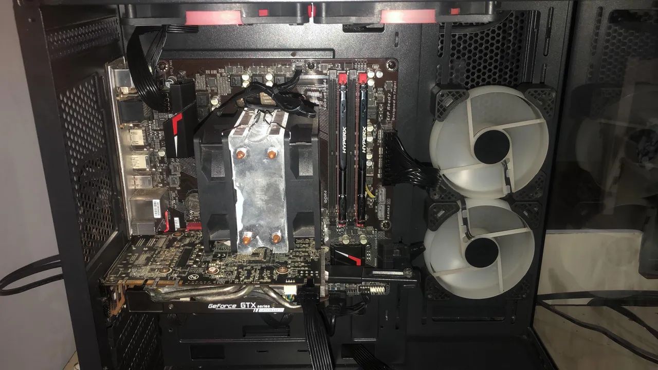 PC GAMER (com problema) - Foto 2