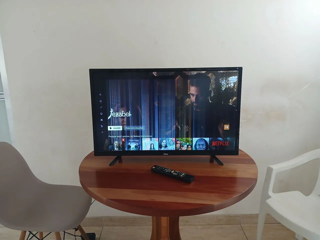 Televisão 32 polegadas philco com tela granulada 