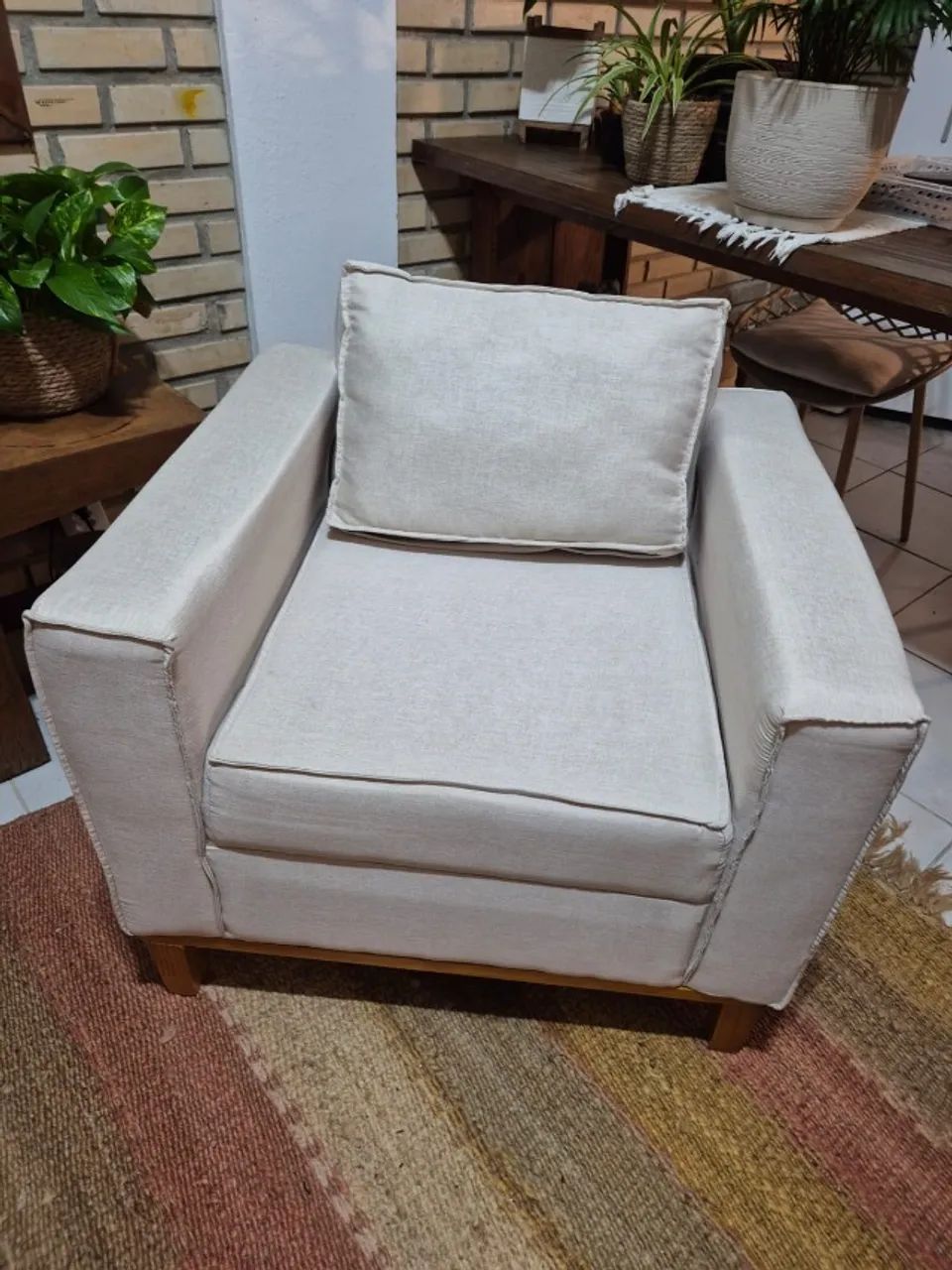 Poltrona Nina Retro Tecido Linho Cor Bege - Foto 3
