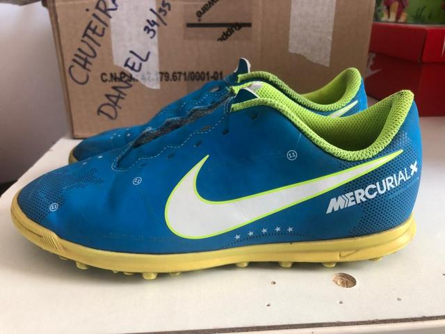 Chuteira Nike society
