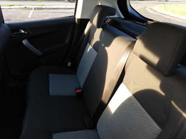 Peugeot 208 com Teto, Único Dono - Não Tem Detalhe - Aceito Oferta ou Trocas 2015 - Foto 17