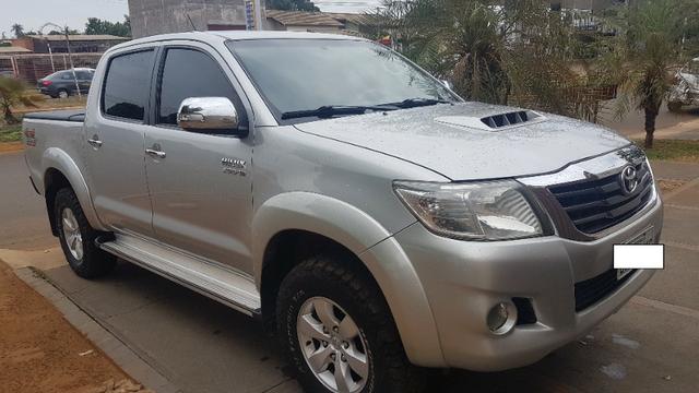 Vendo Hilux SRV 4x4 - Foto 4
