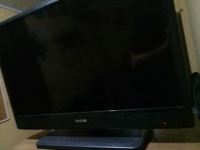 Televisão hd led marca cce 28' polegadas
