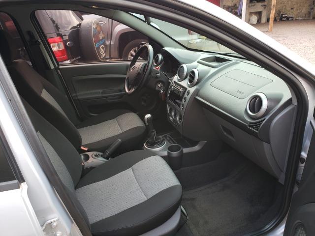 FORD - Fiesta Sedan 1.6 Flex Completo (Airbag +Abs) - Foto 8