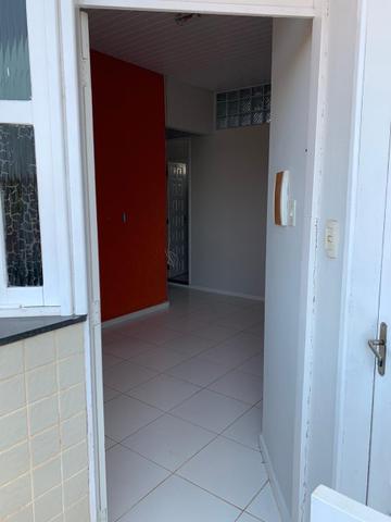 Aluga-se apartamento