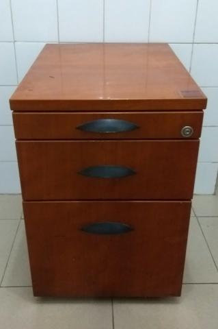Armário semi-novo madeira maciça marca Florense -Tipo gaveteiro - Foto 2