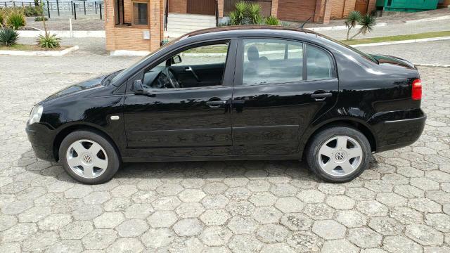 VW Polo sedan 1.6 - Foto 3