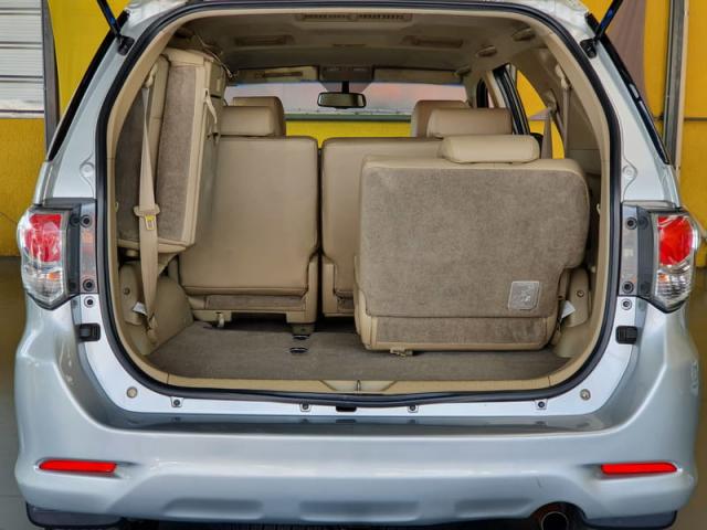 TOYOTA HILUX SW4 SRV 3.0 4X4 7L AUTOMÁTICO - Foto 17