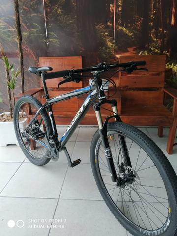Bicicleta aro 29 First Atrix 27V Shimano alívio