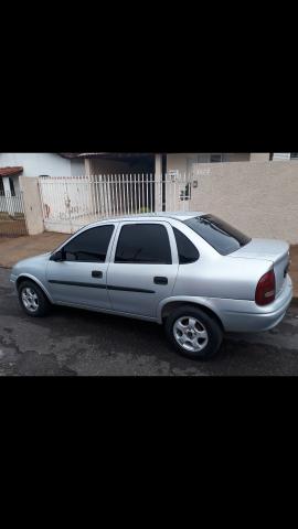 Vendo corsa Sedan 1.6 COM AR GELANDO