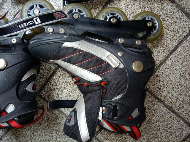 Patins com acessórios de proteção