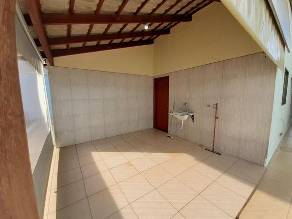 Casa com 3 quartos - Bairro Jardim dos Ipês em Anápolis - Foto 2