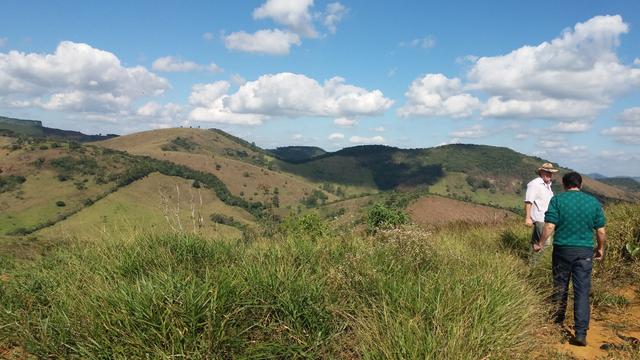 Terreno em granjeamento vendo /troco - Foto 6