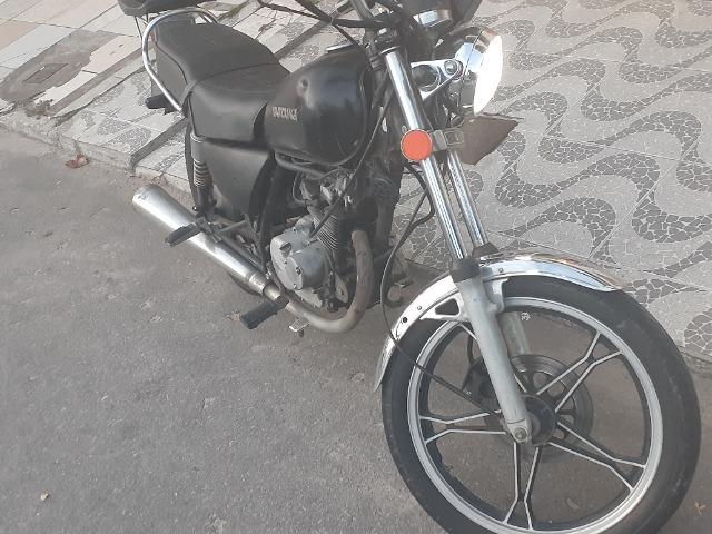Vendo ou trouco Suzuki 125 intruder atrasada