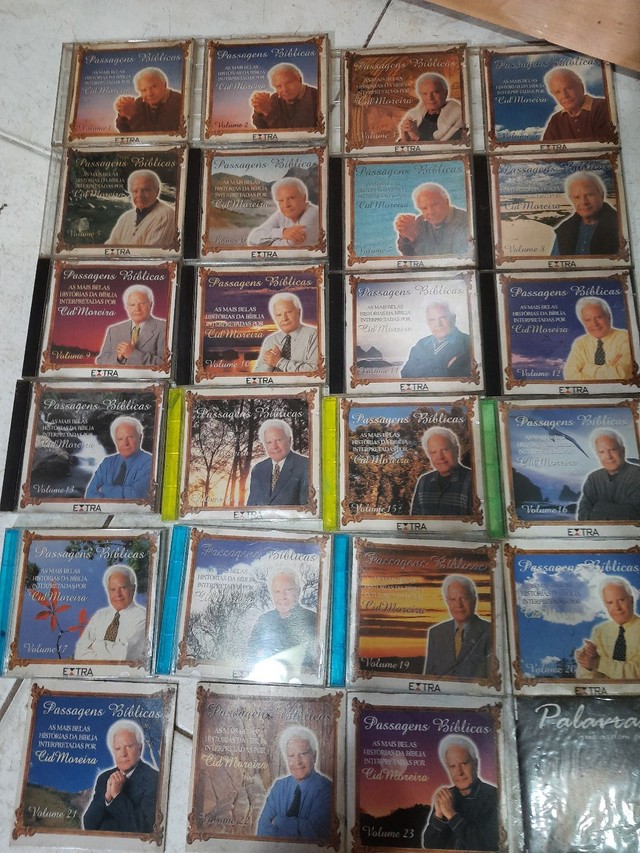 24 cds originais Cid Moreira ( passagens bíblicas))