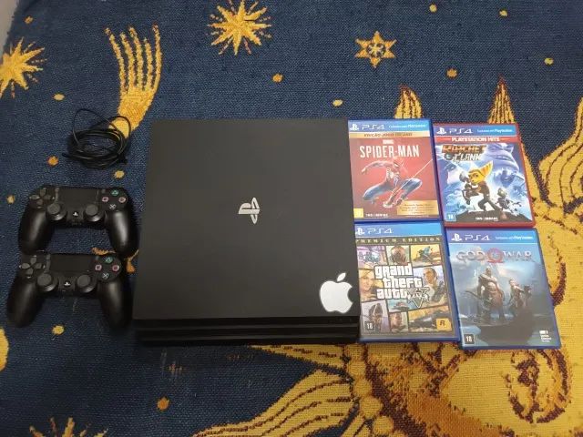 ps4 pro + 2 controles+ 4 jogos - Videogames - Centro, Florianópolis  1245397556