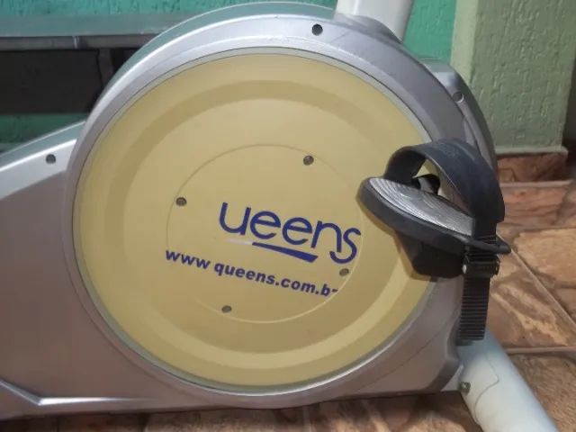 Até 10x sem juros - Bicicleta Ergométrica  Eletromagnética Vertical Queens - Profissional - Foto 4
