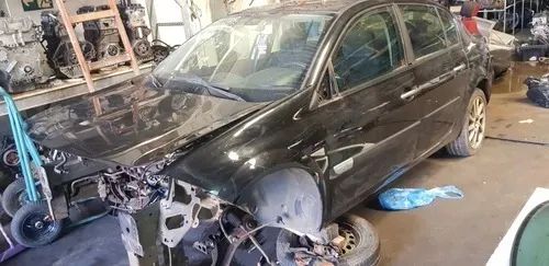 Sucata Renault Megane Sedan 2011 - retirada de peças