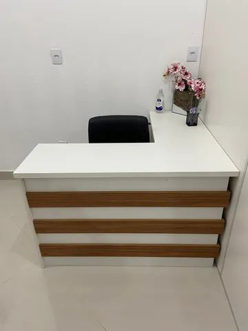 mesa para escritorio em L canelado 