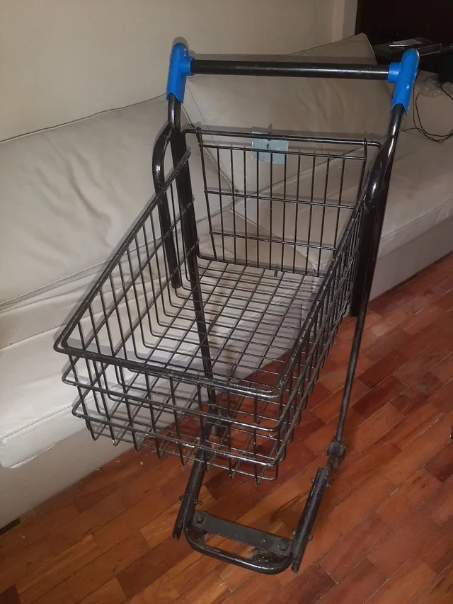 Carrinho bom para transportar bolas de tênis