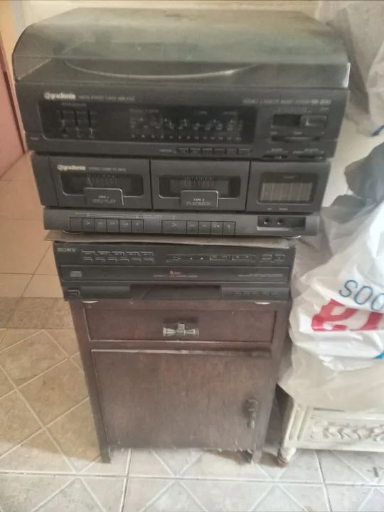Som Gradiente - toca-discos, fita cassete e CD player