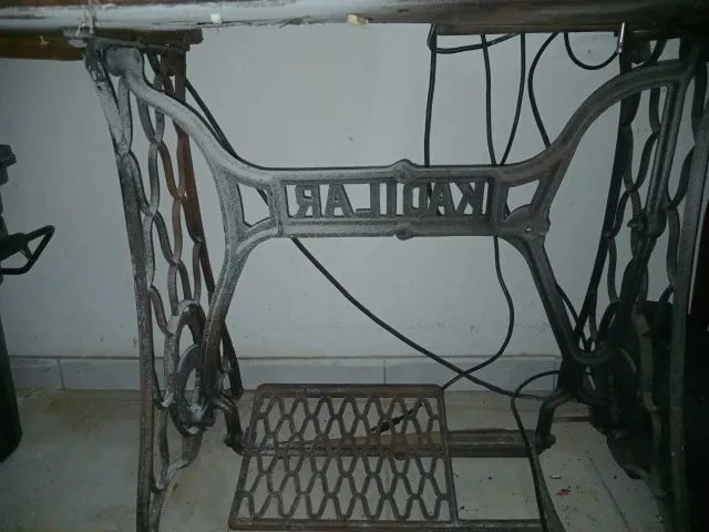 Mesa de ferro para maquina de costuras - Foto 2
