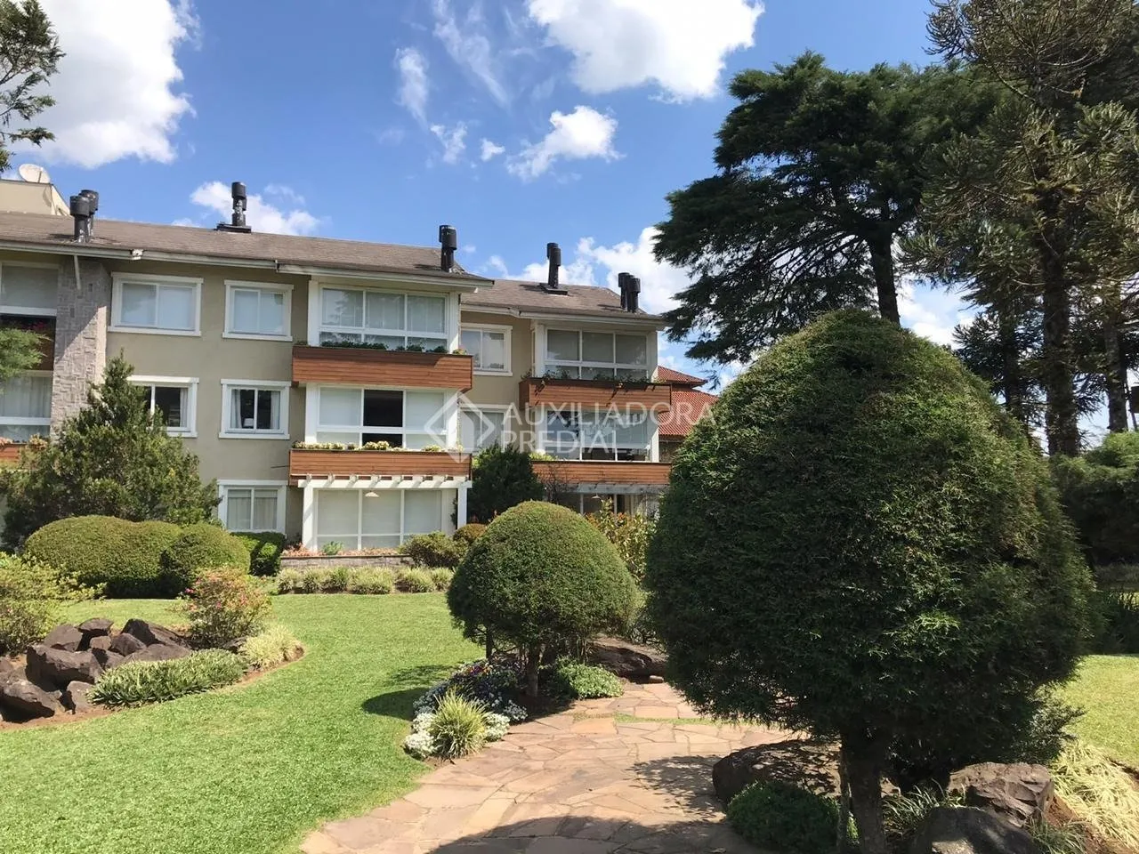 APARTAMENTO 3 QUARTOS NO CONDOMÍNIO LAJE DE PEDRA CANELA