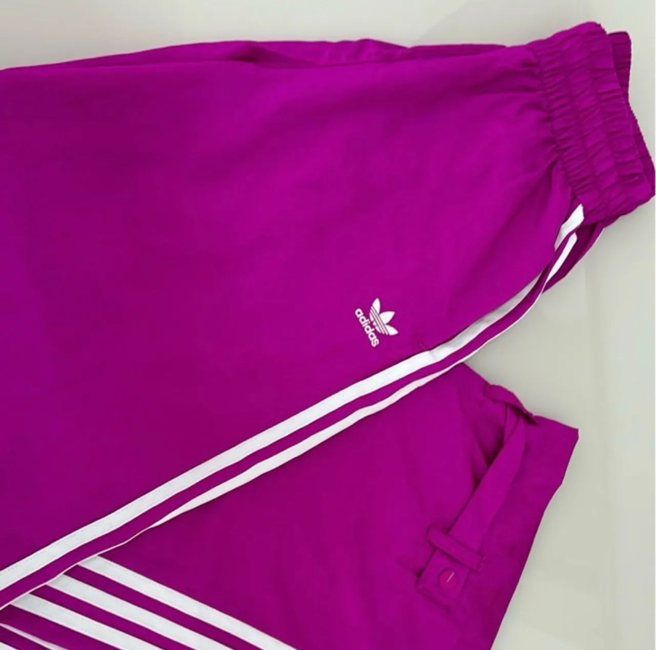 Calça adidas 