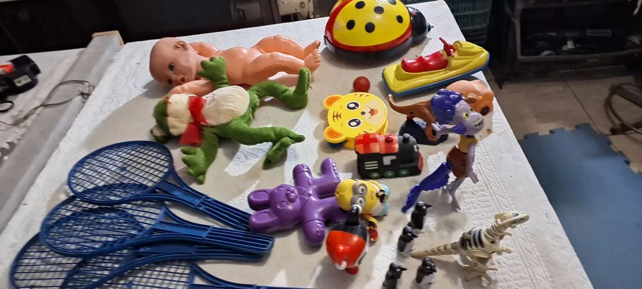 Lote de brinquedos 