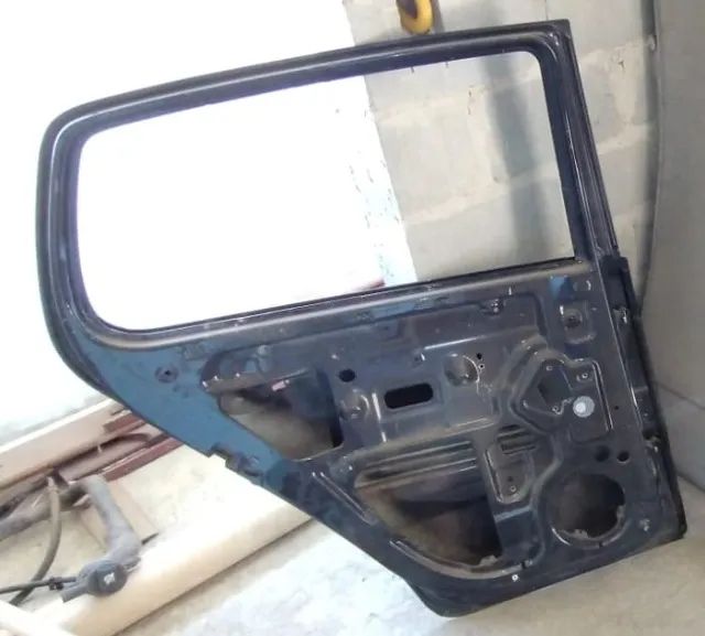 Porta TRASEIRA ( LADO MOTORISTA) fox 1.6 ano 2006 - Peças para