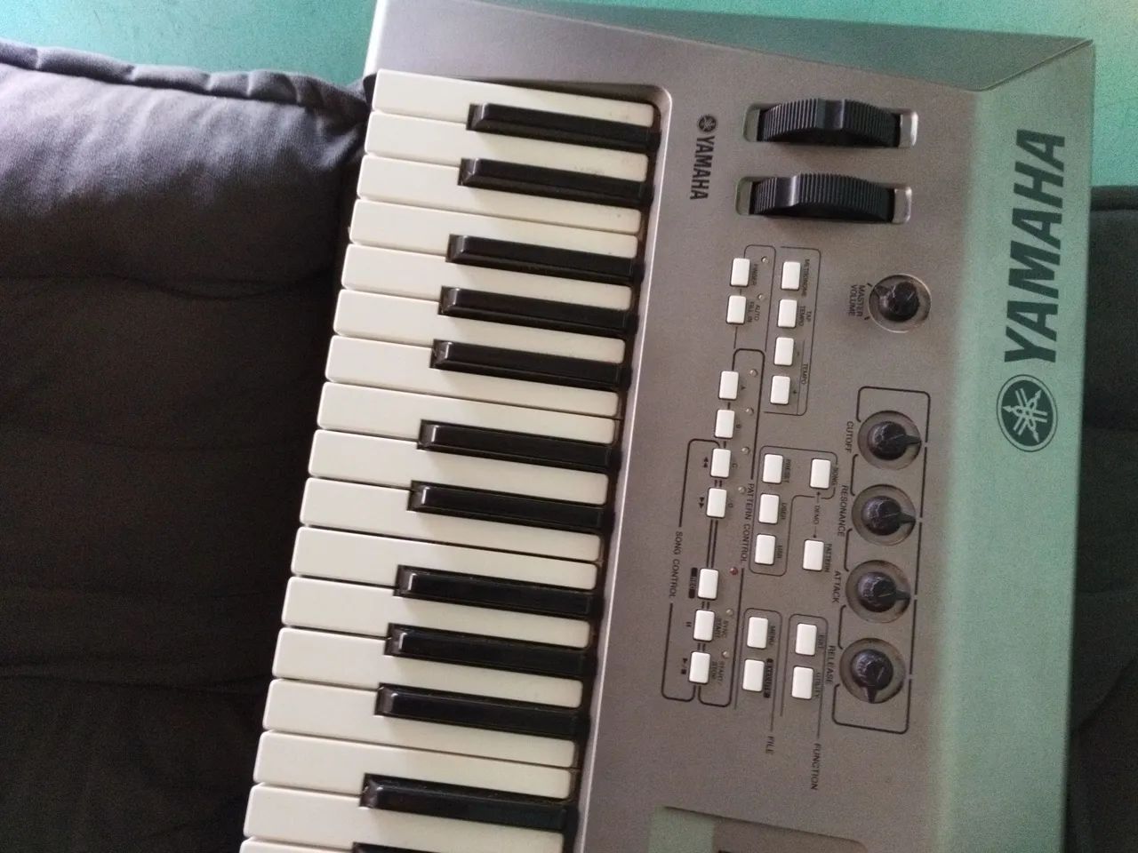 Teclado Yamaha MM6