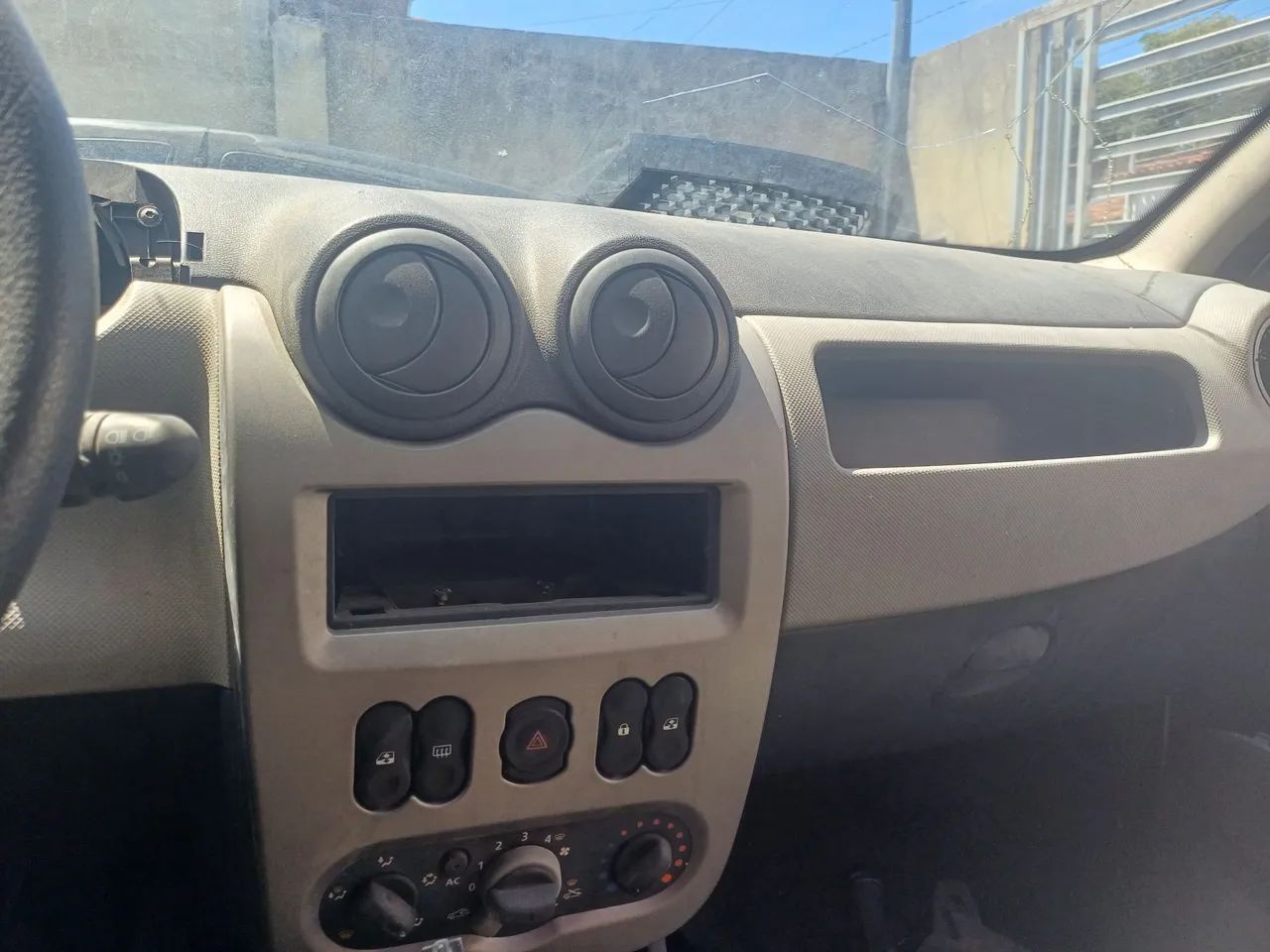 Capô e outras peças Sandero Renault 2010 - Foto 2