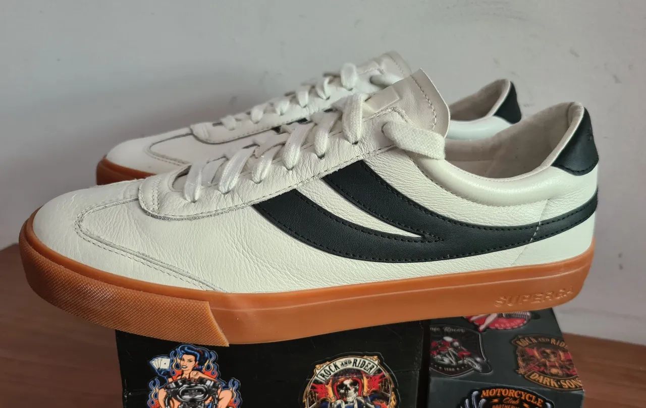 Tênis Superga Branco com Detalhes em marinho