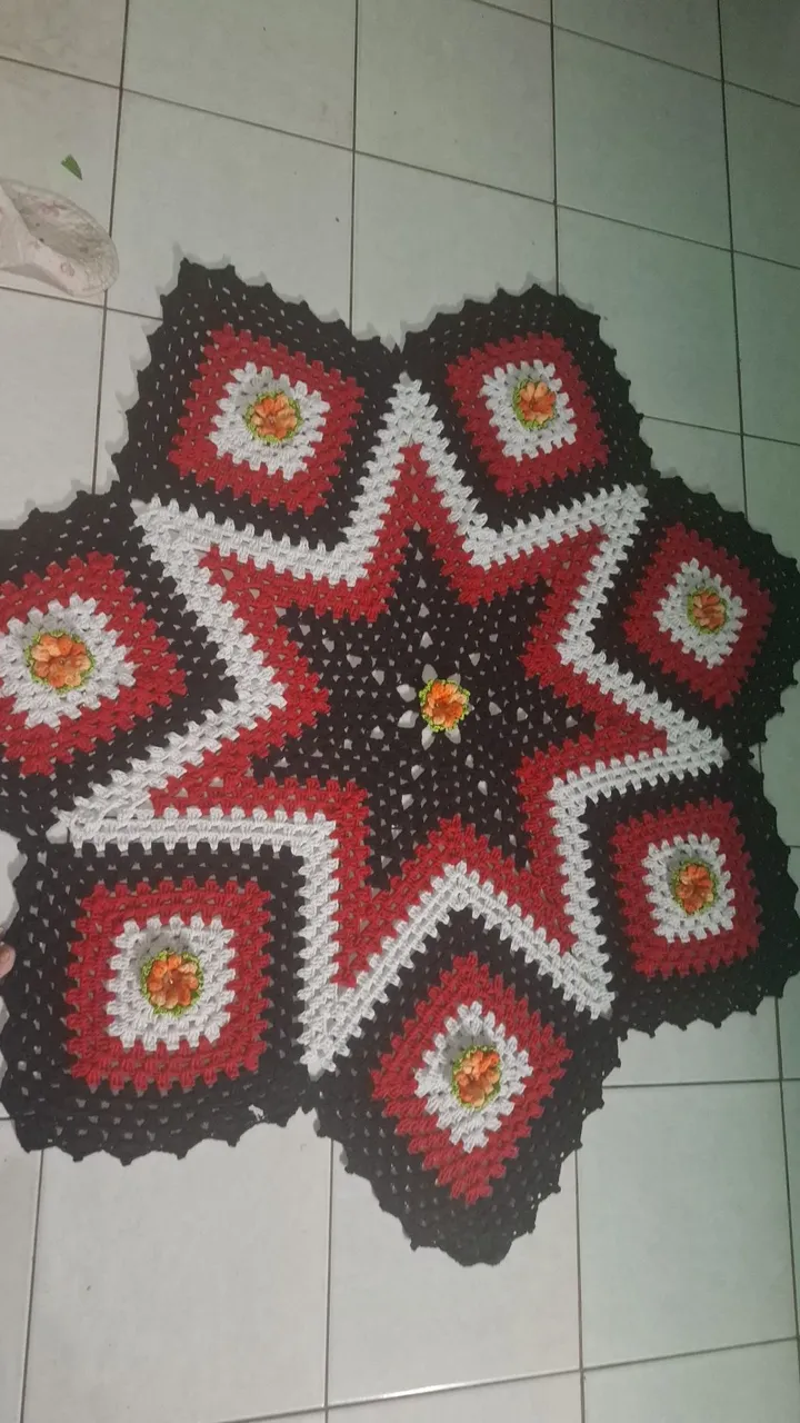 Tapete de crochê estrela artesanal