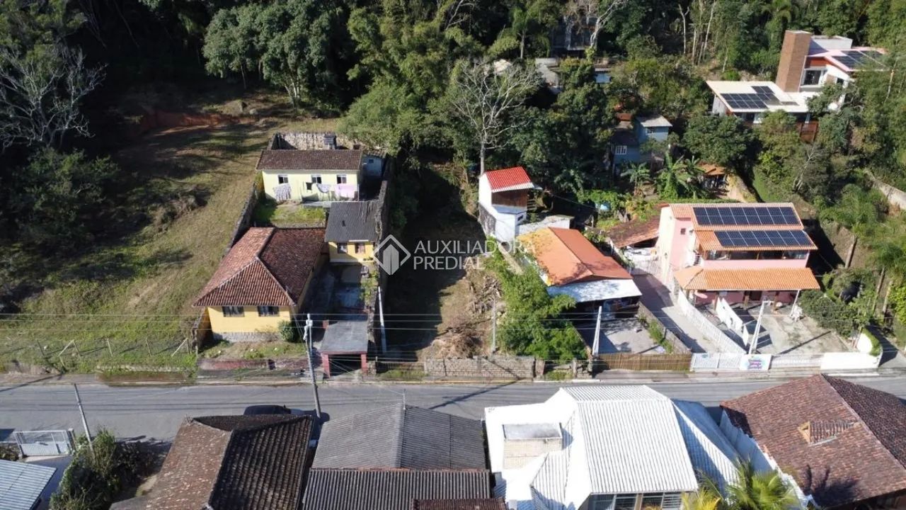 Terreno à venda em Sambaqui - Florianópolis