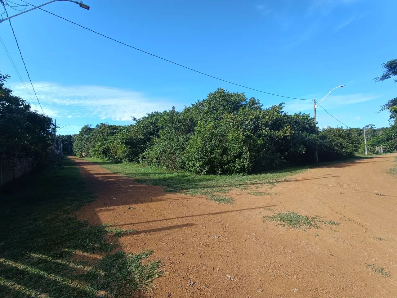 //Lote de esquina com 1020 M2 próximo à Paricatuba 