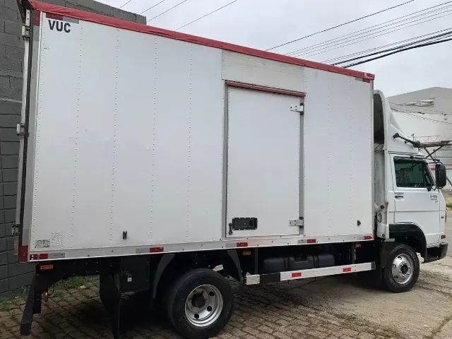 Volkswagen 8-150 2012 baú 5 metros - Foto 4