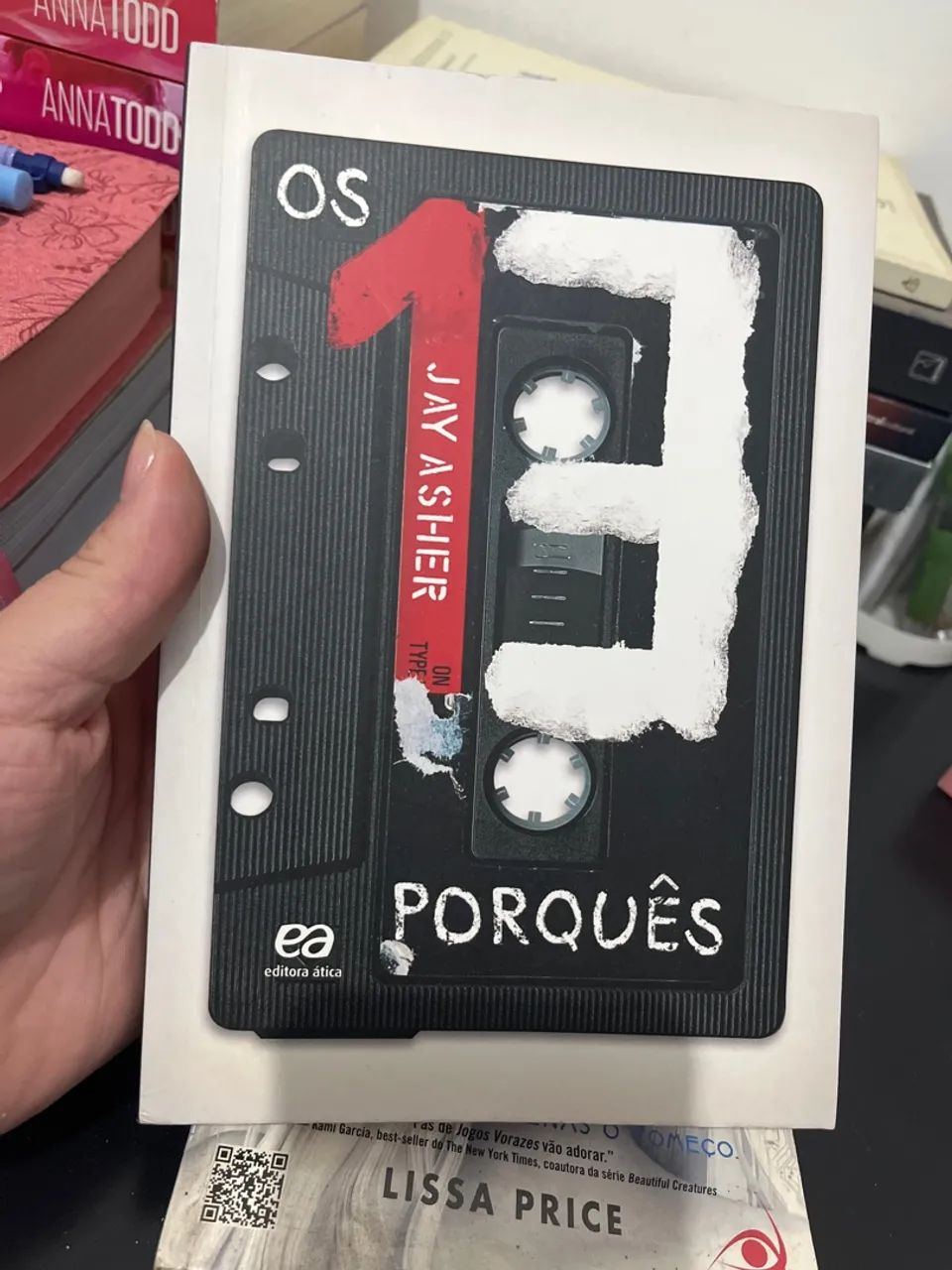 Livro Os 13 Porquês - Jay Asher - Foto 2