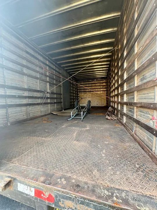Vendo Baú Toco - 7,10m - Piso em Chapa de Ferro - Foto 9