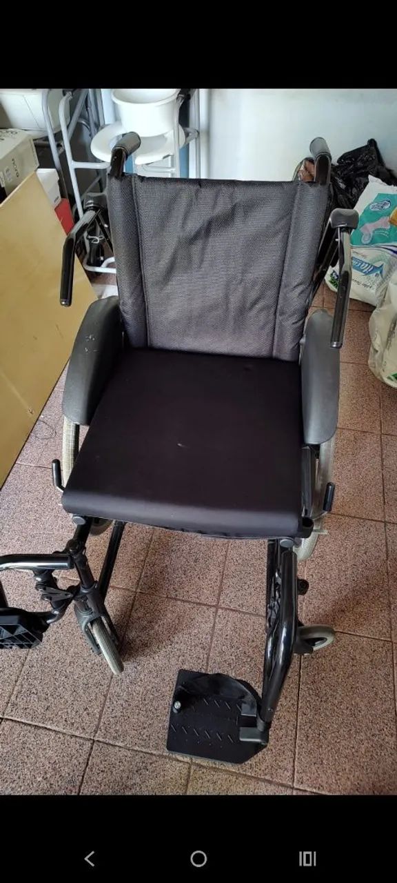 Cadeira de Rodas - Foto 3