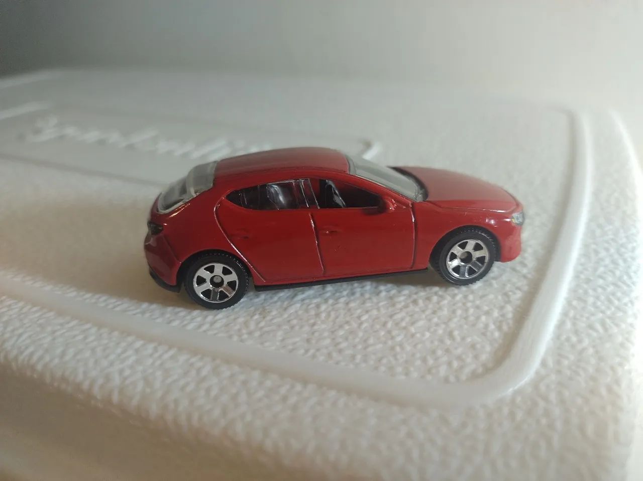Matxhbox Mazda 3 Vermelho Novo Loose