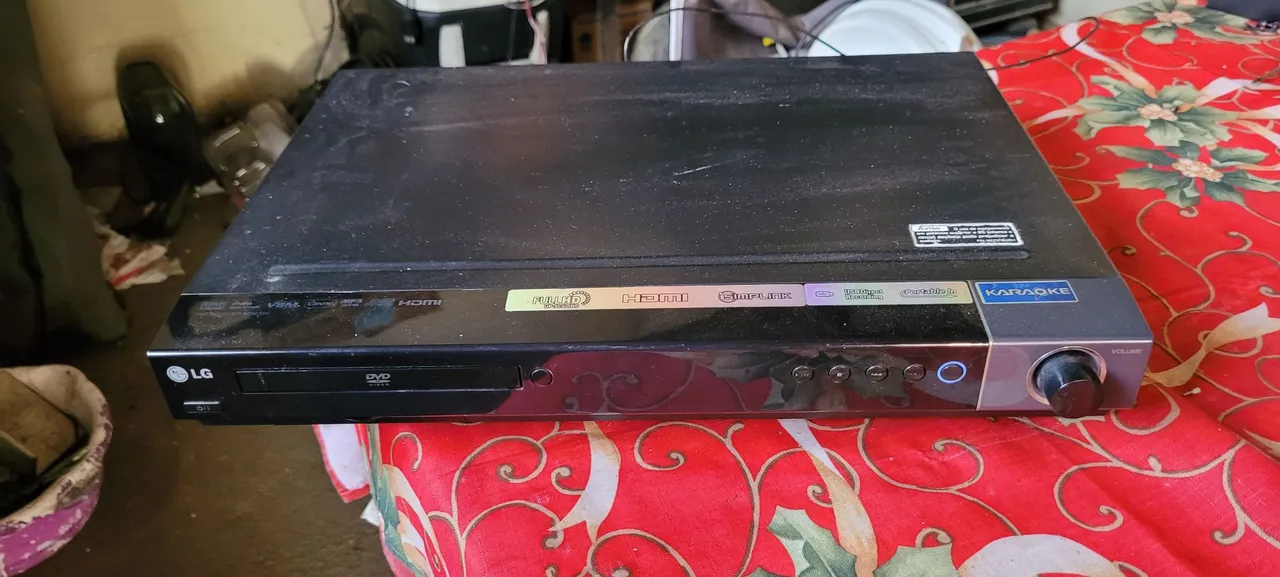 DVD Player LG com toca discos e 6caixas