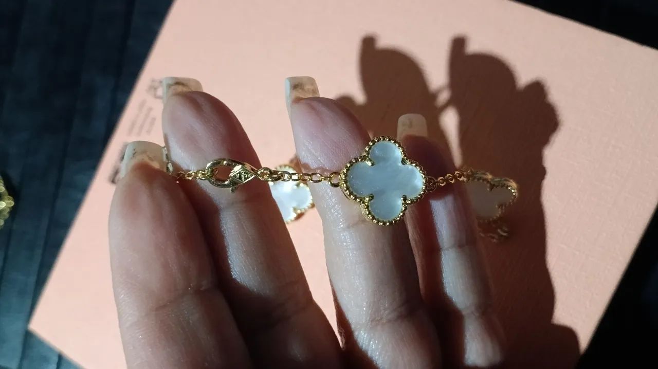Pulseira trevo alhambra folheada a ouro 18 K - Foto 2