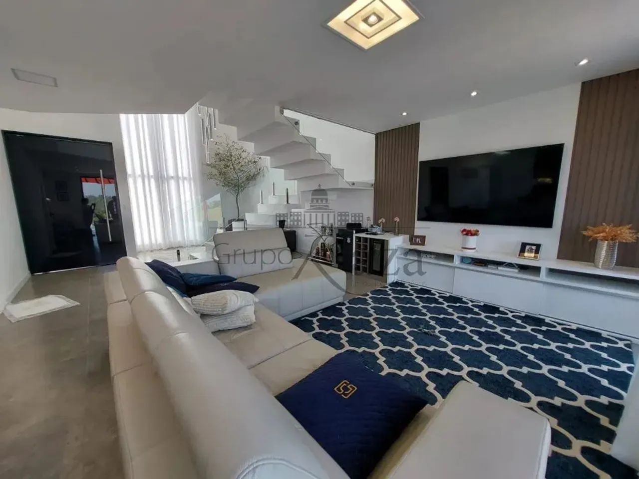 Casa em Condomínio - Residencial Parque Lago Dourado - 3 Suítes - 500m². - Foto 2
