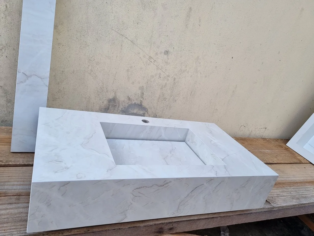 Cuba de banheiro em porcelanato