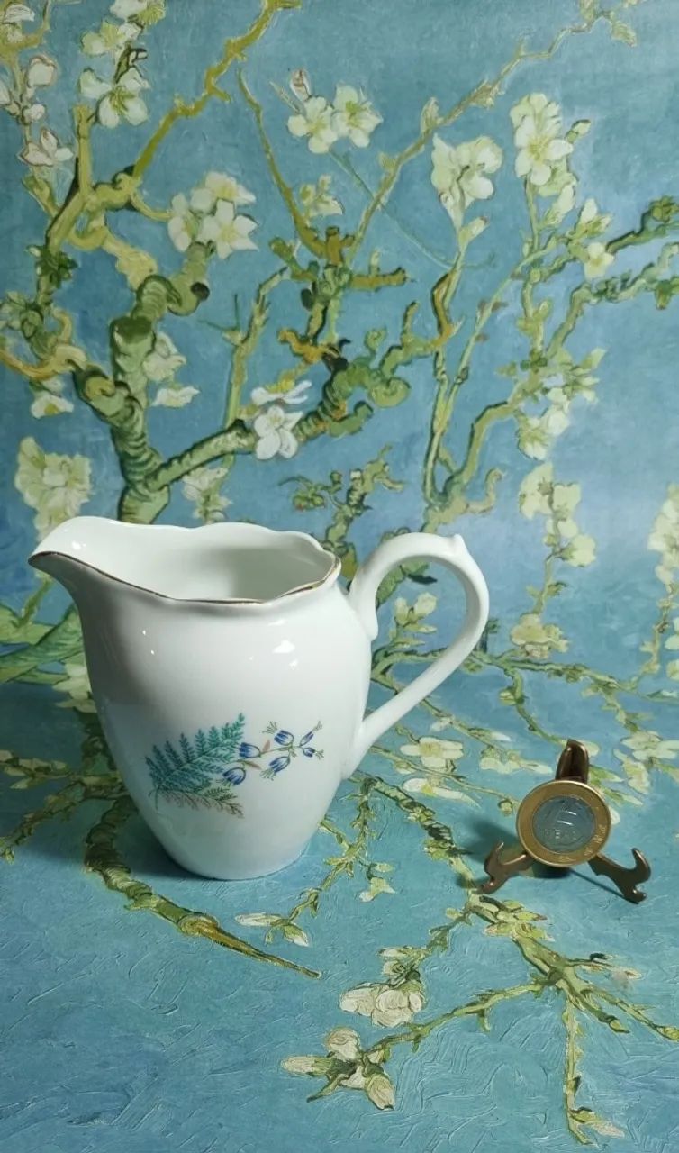 Leiteira ou cremeira de porcelana 9 cm. Steatita.1960.Antiguidade