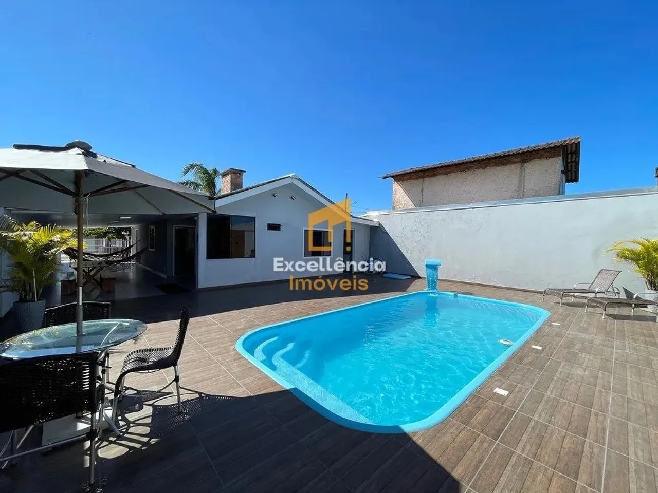 Casa a venda perto da praia
