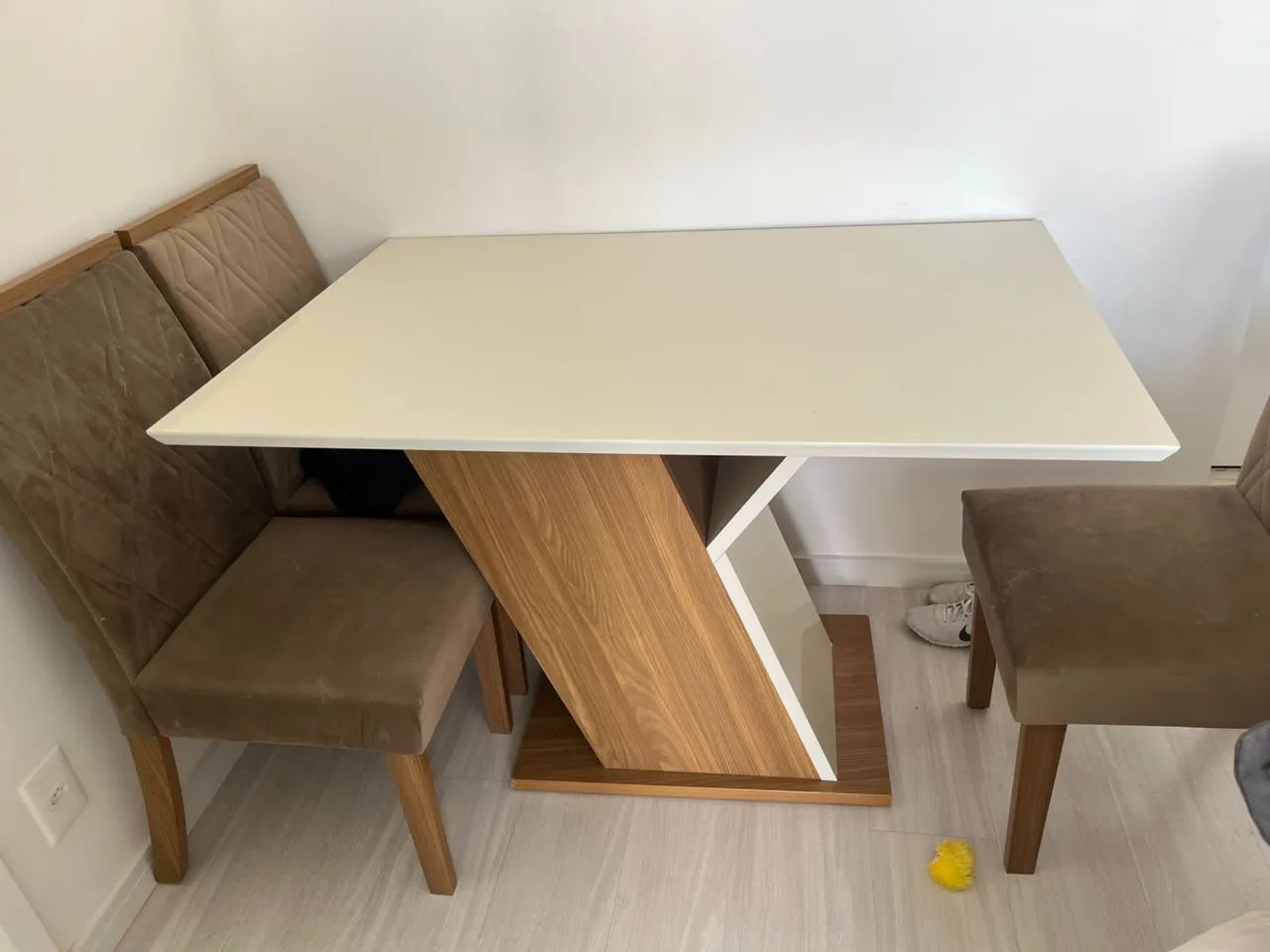 Dining table64352820250369124