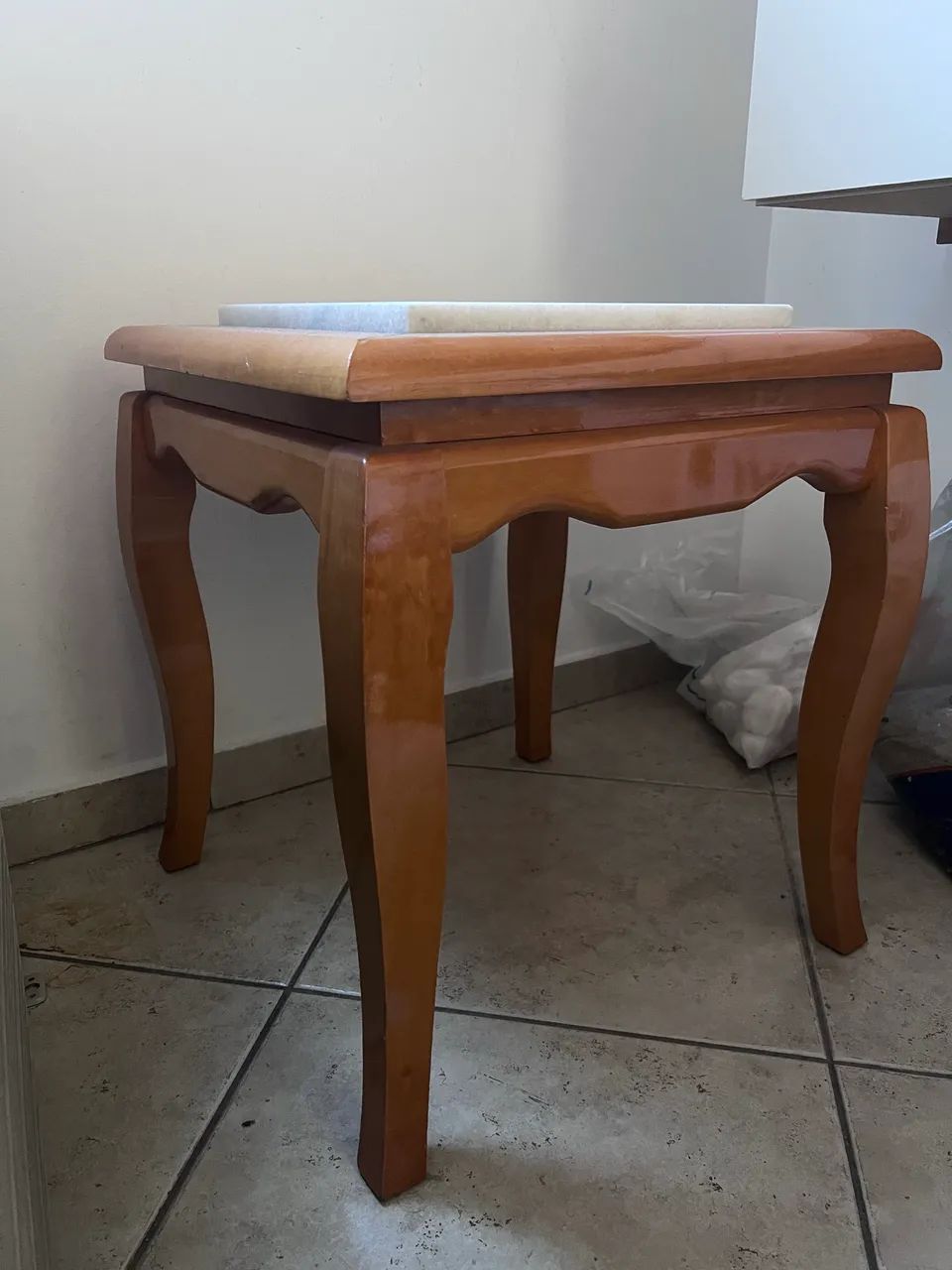 Mesa de canto em madeira maciça  - Foto 2