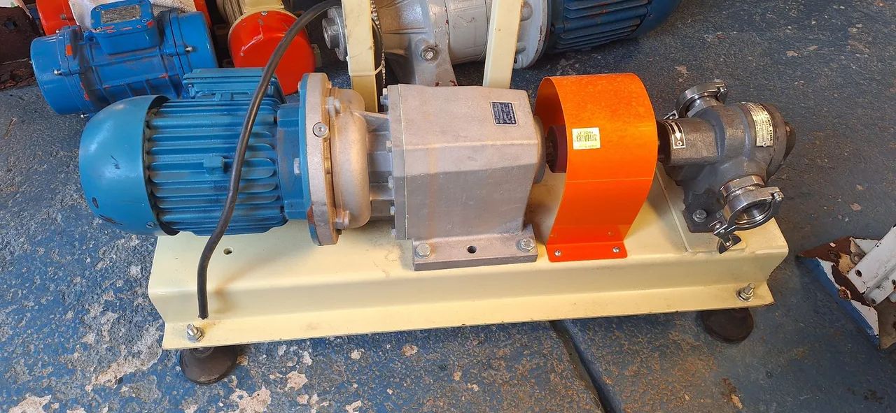 Bomba de engrenagem 1.5 cv com redutor 1/43.